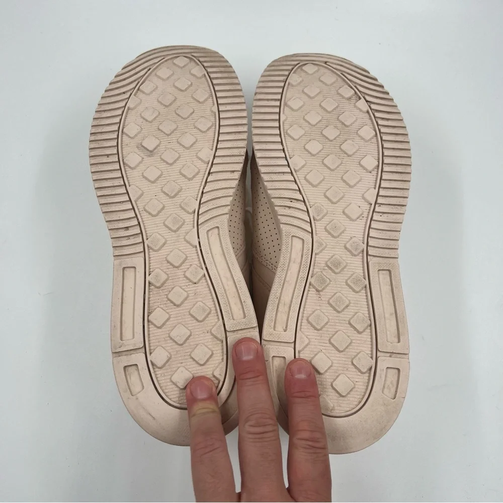 Everlane Tread The Trainer Sneaker Blush (Pale Pink) Men’s 12, Women’s‎ 14